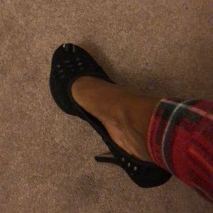 Black pumps platform in good condition 4 inch